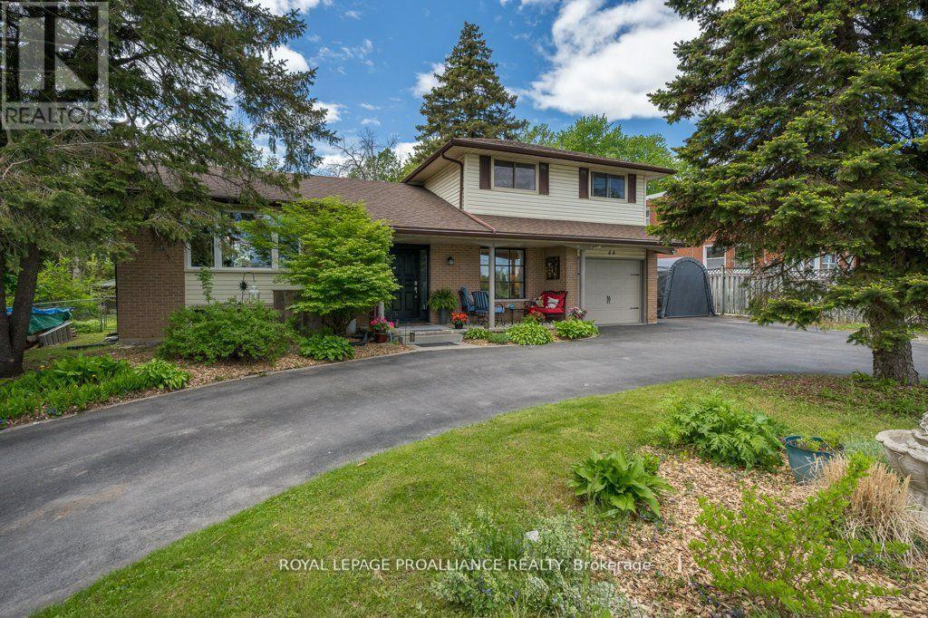 44 SIDNEY STREET, Belleville, Ontario