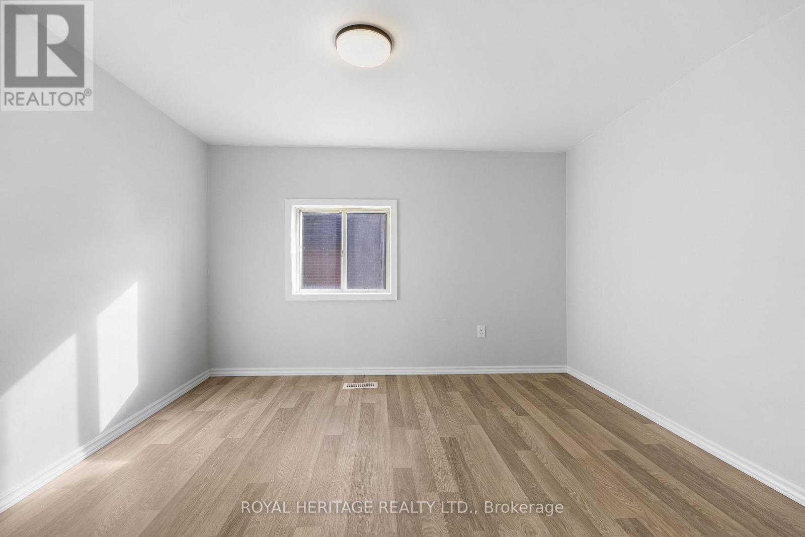 5 Adelaide Street S, Kawartha Lakes, Ontario  K9V 3J3 - Photo 17 - X12579434