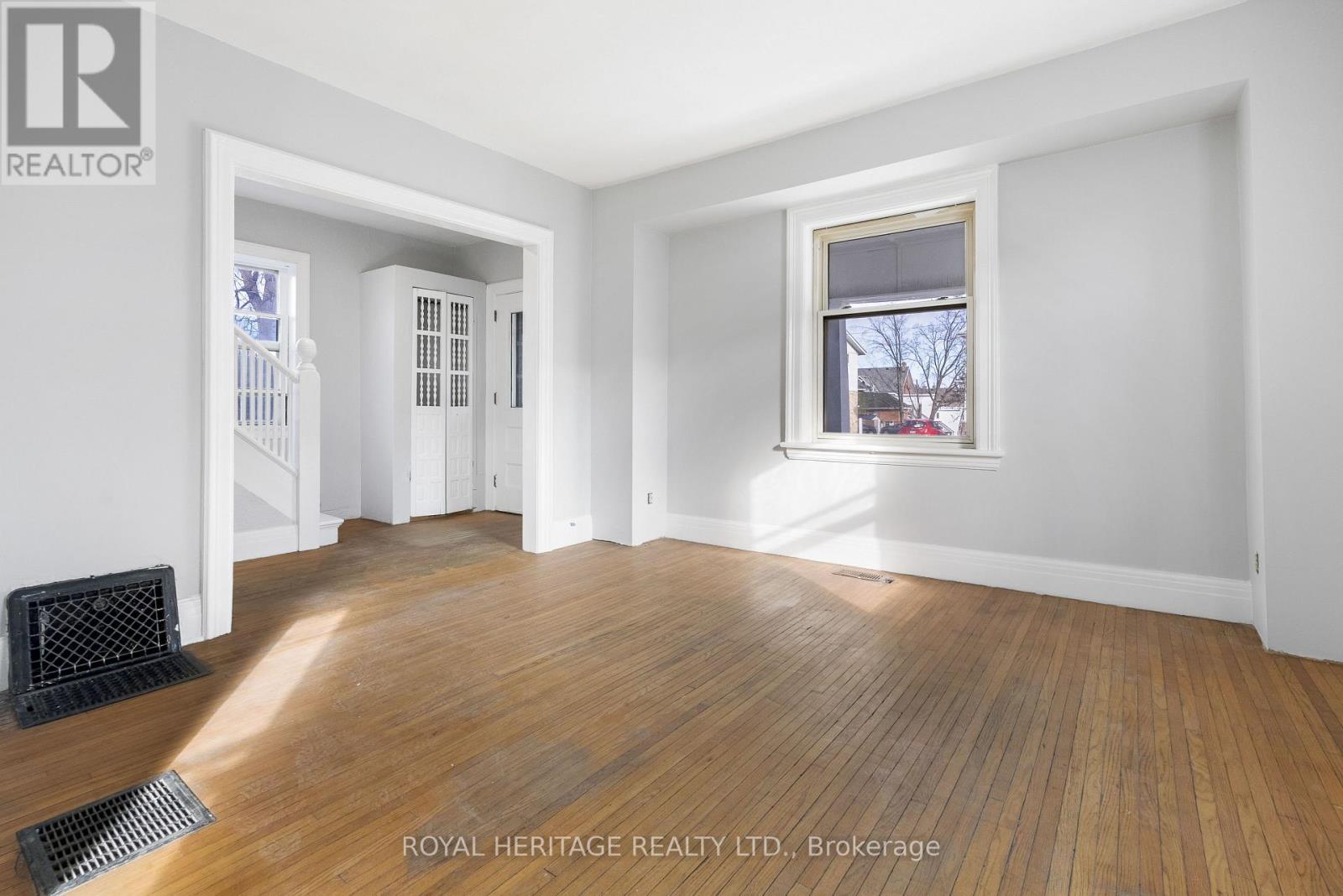 5 Adelaide Street S, Kawartha Lakes, Ontario  K9V 3J3 - Photo 8 - X12579434