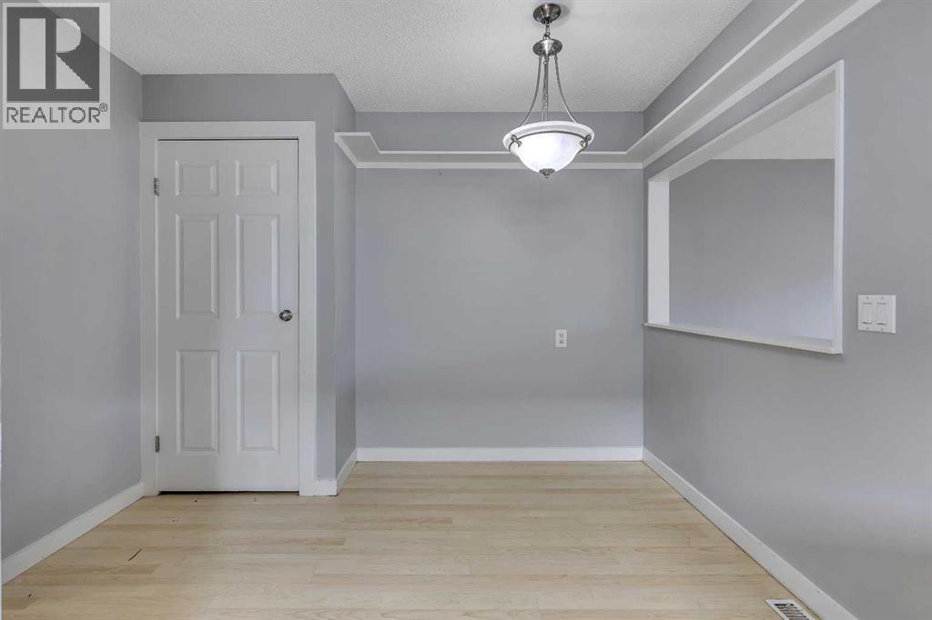 164 Deerview Way Se, Calgary, Alberta  T2J 6K3 - Photo 10 - A2263459