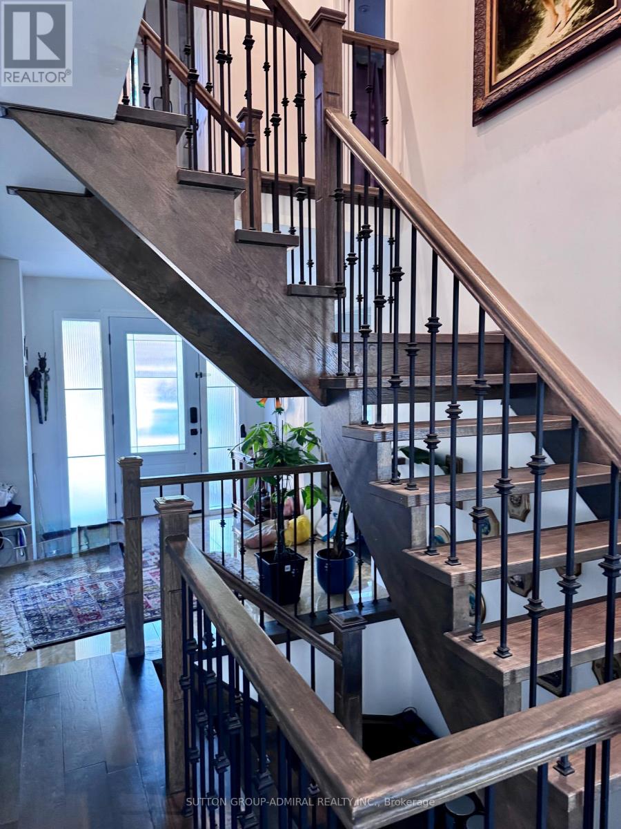 98 Golf Links Drive, Aurora, Ontario  L4G 3V3 - Photo 26 - N12549514