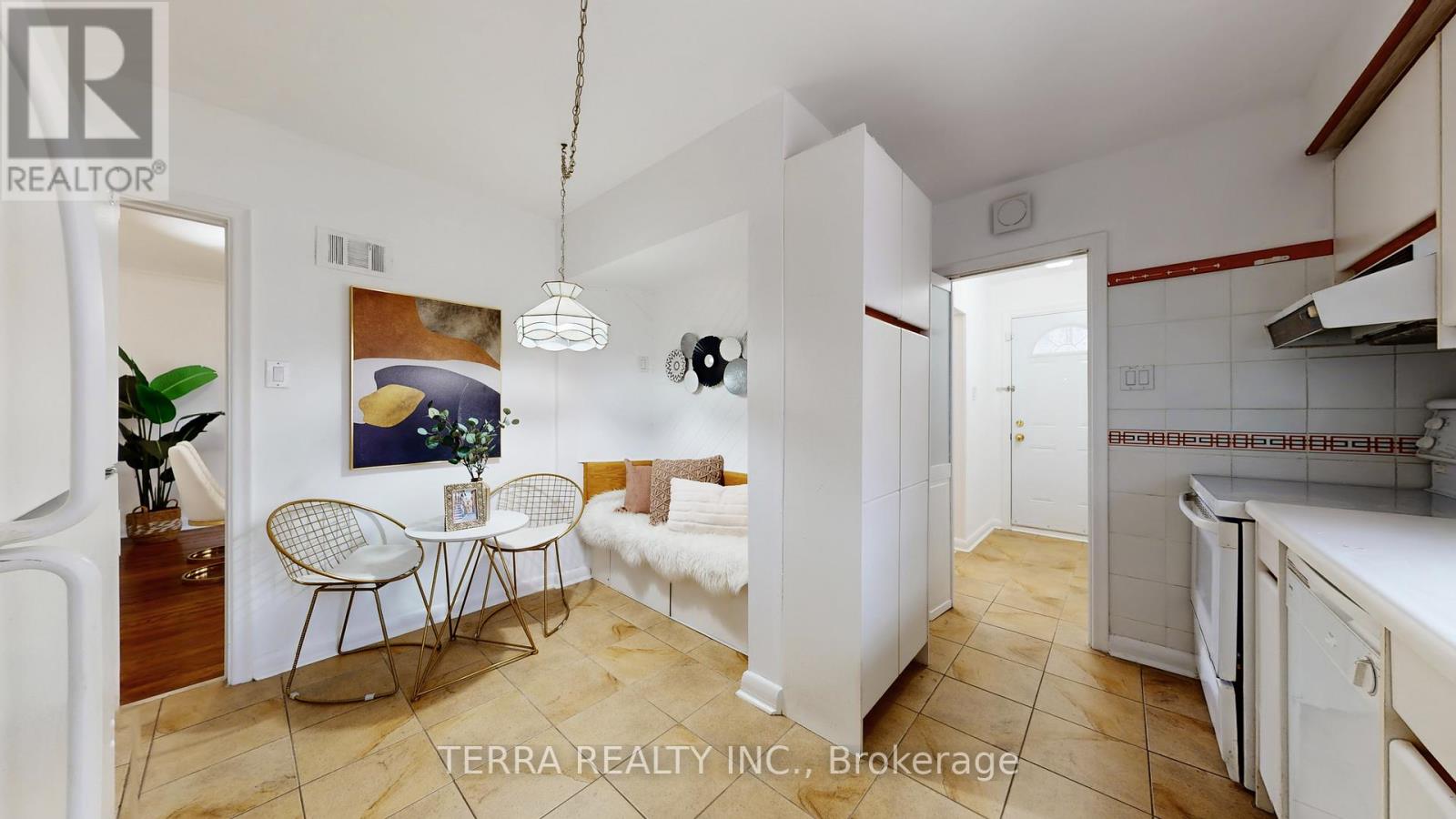 18 Hill Garden Road, Toronto, Ontario  M9P 1X9 - Photo 16 - W12579172