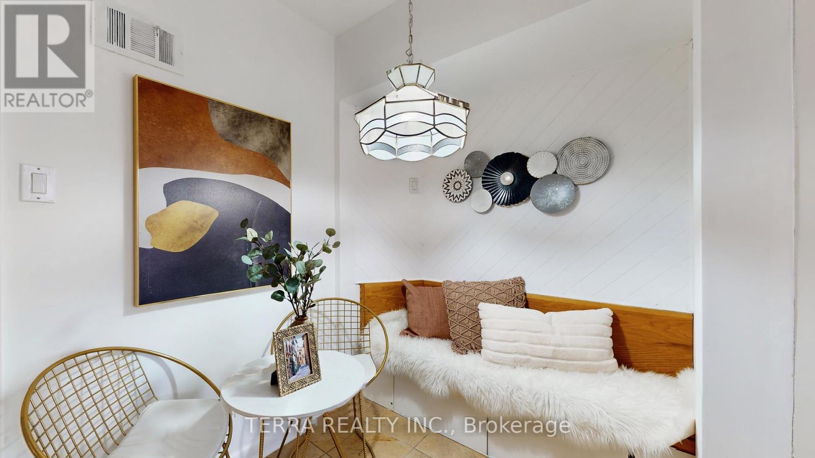 18 Hill Garden Road, Toronto, Ontario  M9P 1X9 - Photo 18 - W12579172