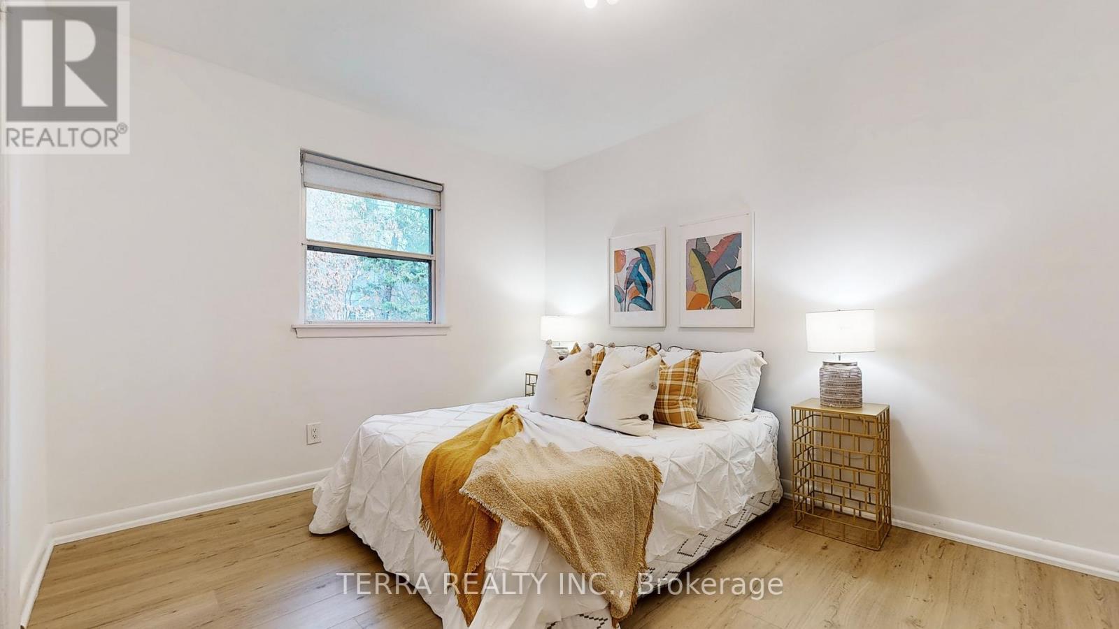 18 Hill Garden Road, Toronto, Ontario  M9P 1X9 - Photo 22 - W12579172