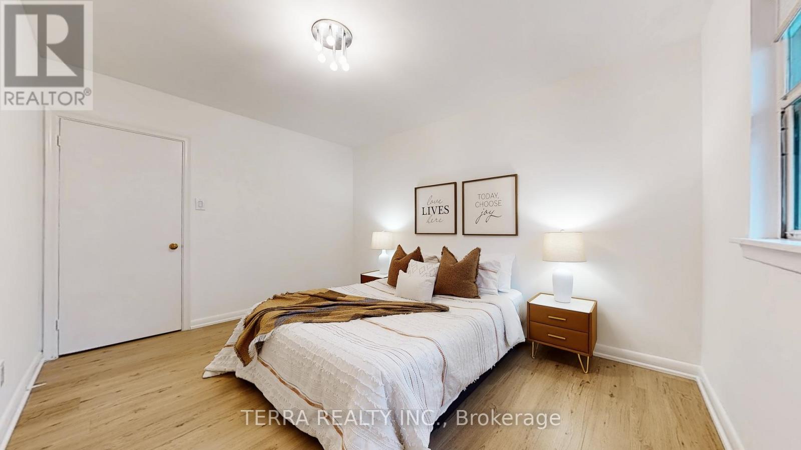 18 Hill Garden Road, Toronto, Ontario  M9P 1X9 - Photo 25 - W12579172