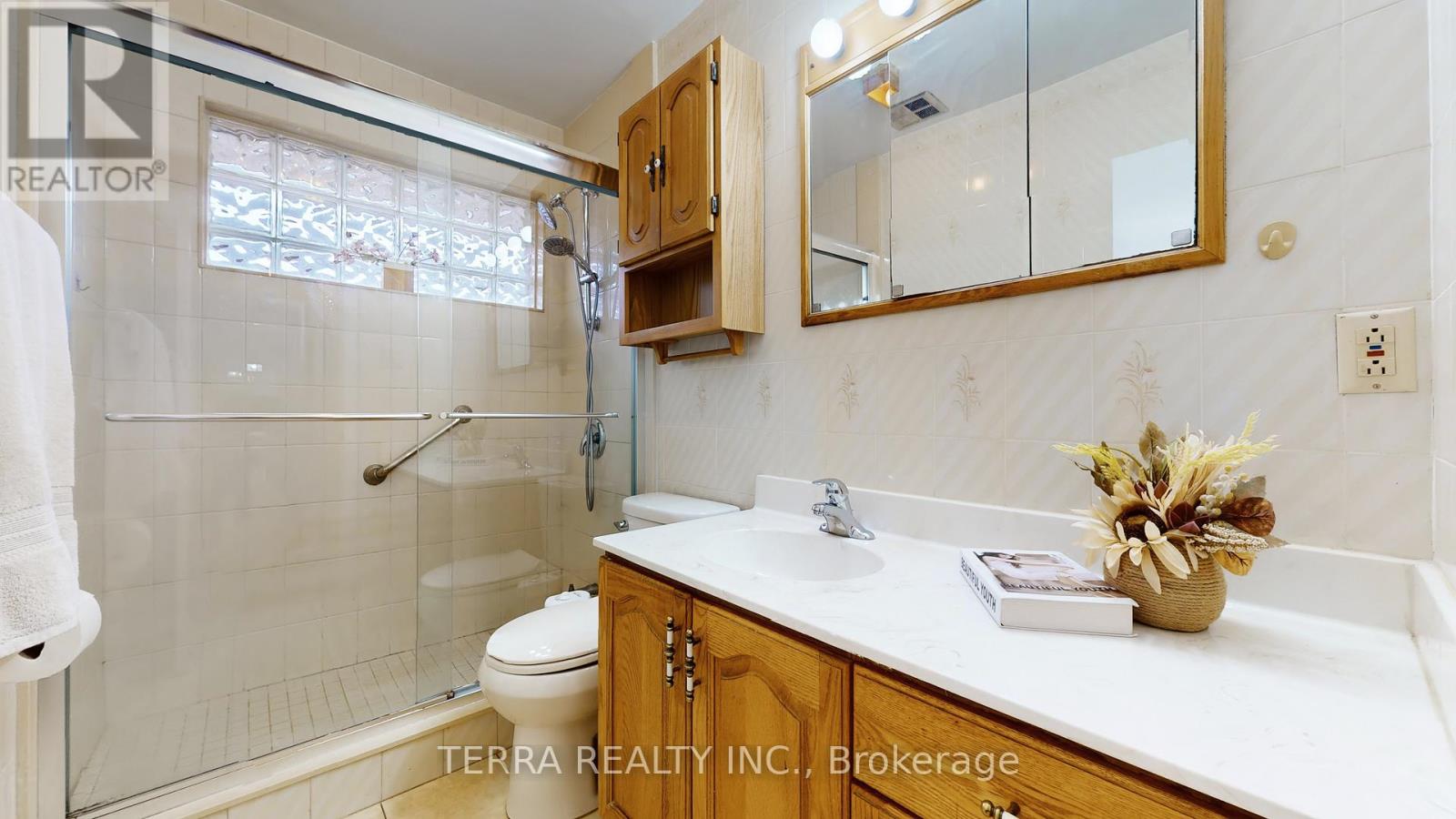 18 Hill Garden Road, Toronto, Ontario  M9P 1X9 - Photo 26 - W12579172