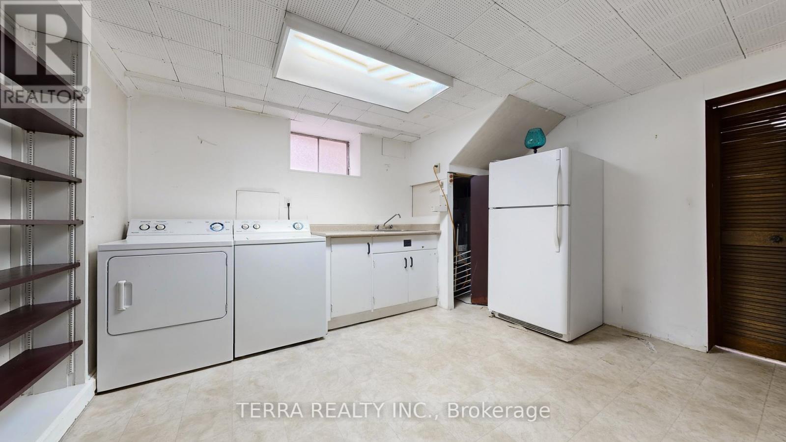 18 Hill Garden Road, Toronto, Ontario  M9P 1X9 - Photo 40 - W12579172