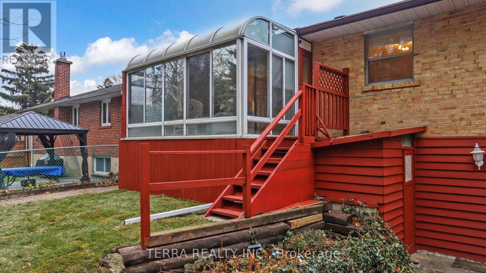 18 Hill Garden Road, Toronto, Ontario  M9P 1X9 - Photo 43 - W12579172