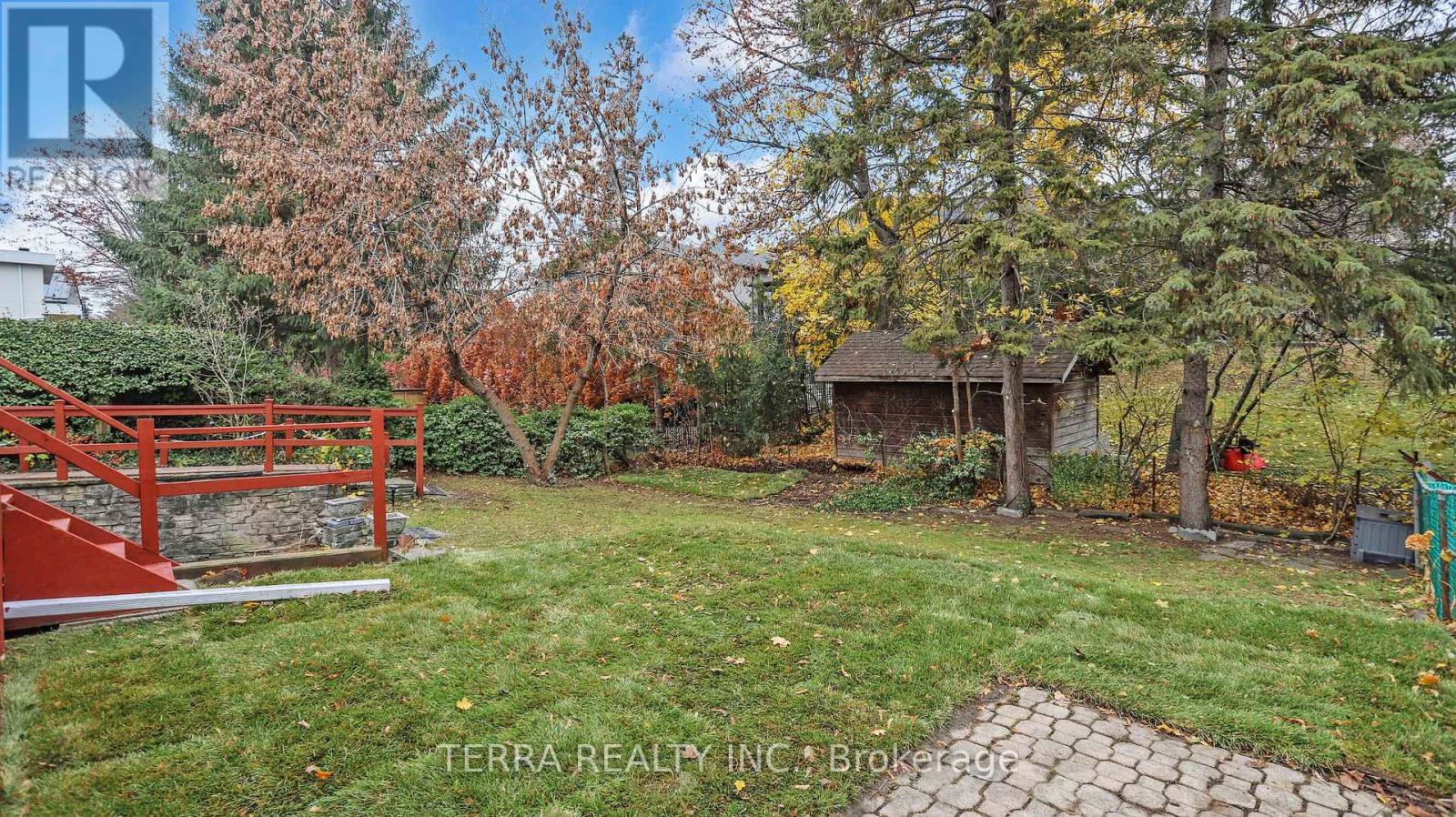 18 Hill Garden Road, Toronto, Ontario  M9P 1X9 - Photo 49 - W12579172