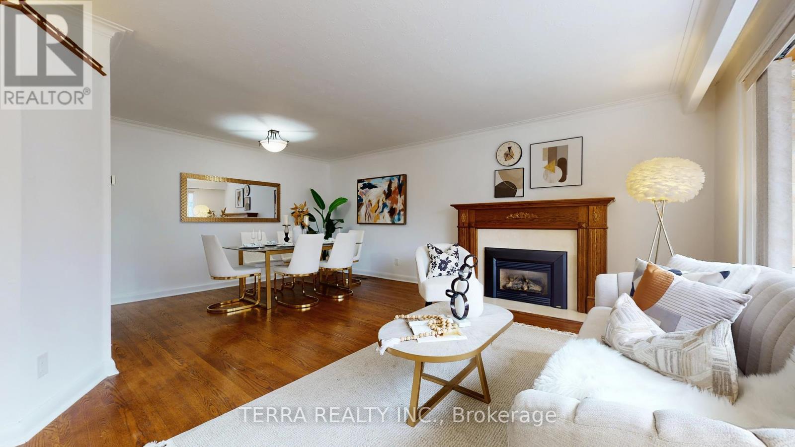 18 Hill Garden Road, Toronto, Ontario  M9P 1X9 - Photo 8 - W12579172