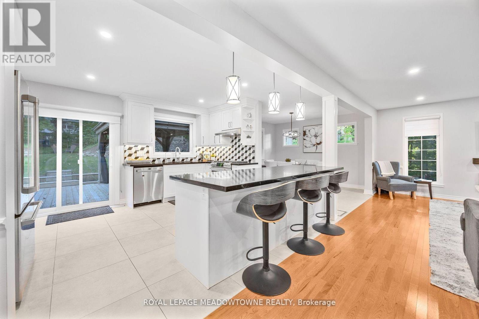 106 Campbell Avenue E, Milton, Ontario  L0P 1B0 - Photo 10 - W12579206