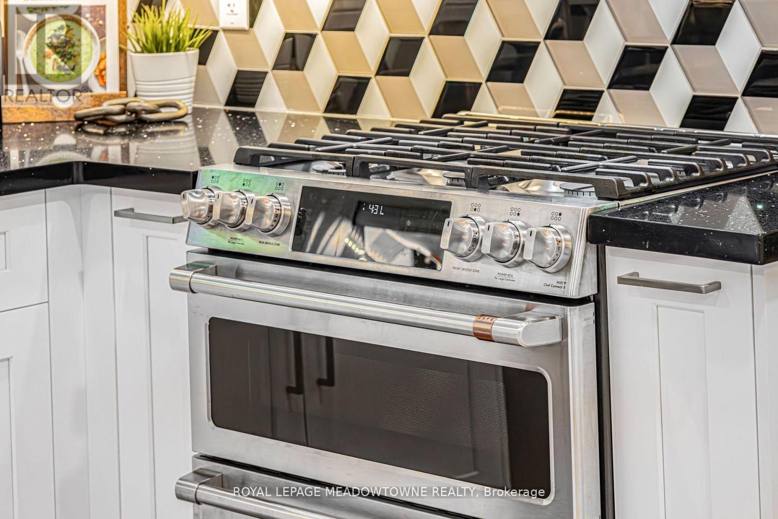 106 Campbell Avenue E, Milton, Ontario  L0P 1B0 - Photo 11 - W12579206