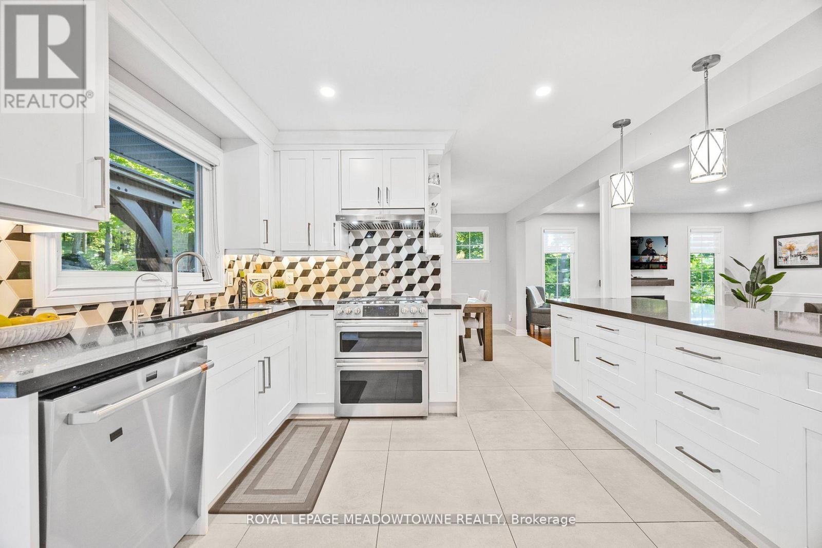 106 Campbell Avenue E, Milton, Ontario  L0P 1B0 - Photo 16 - W12579206