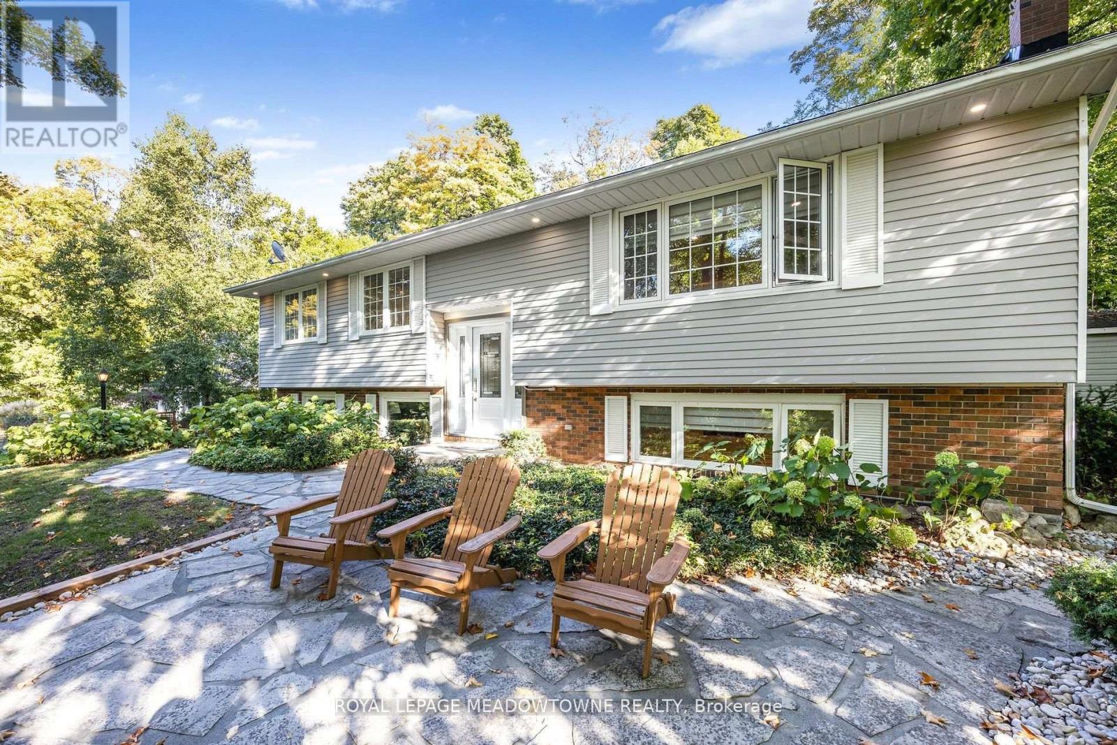 106 Campbell Avenue E, Milton, Ontario  L0P 1B0 - Photo 3 - W12579206