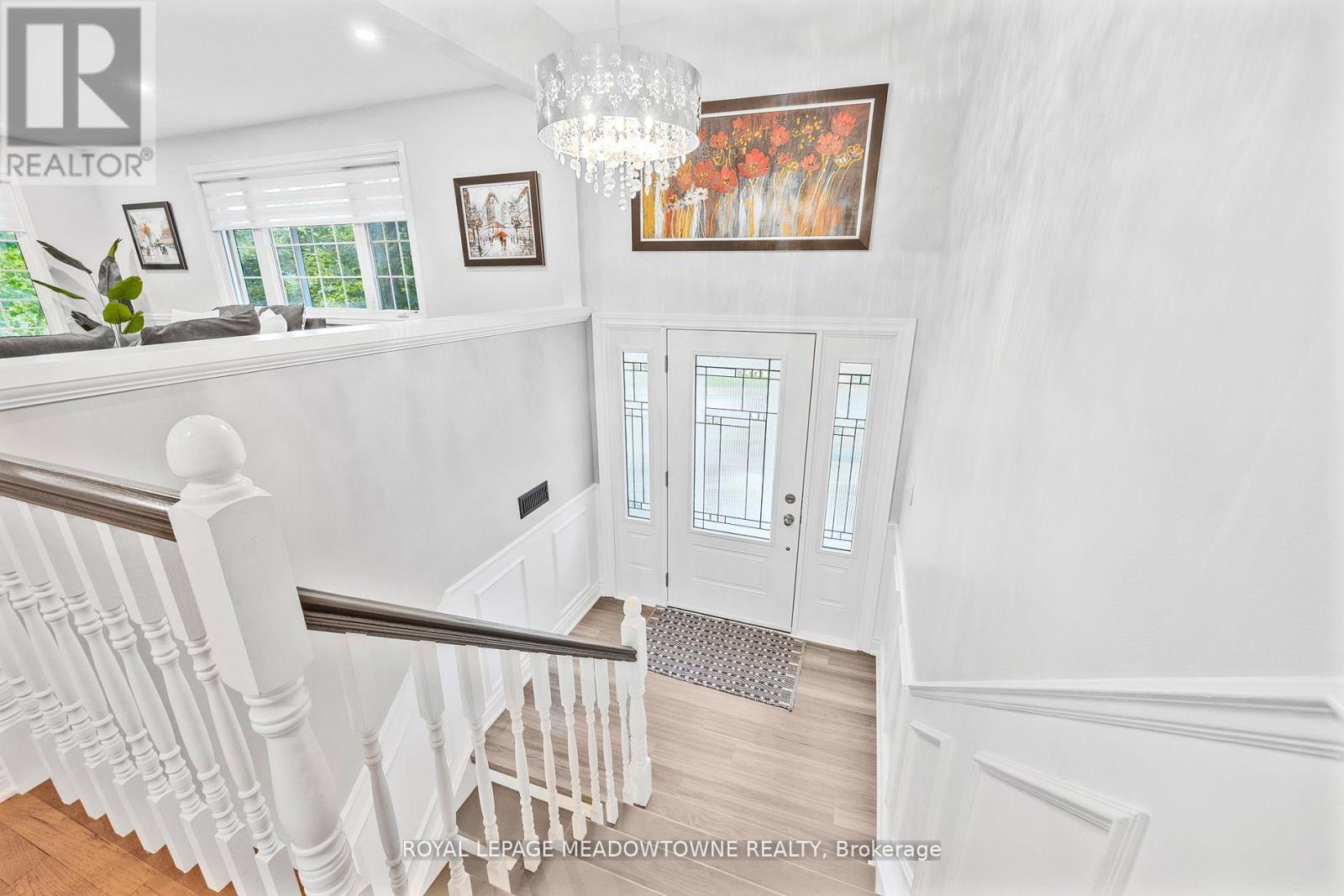 106 Campbell Avenue E, Milton, Ontario  L0P 1B0 - Photo 4 - W12579206