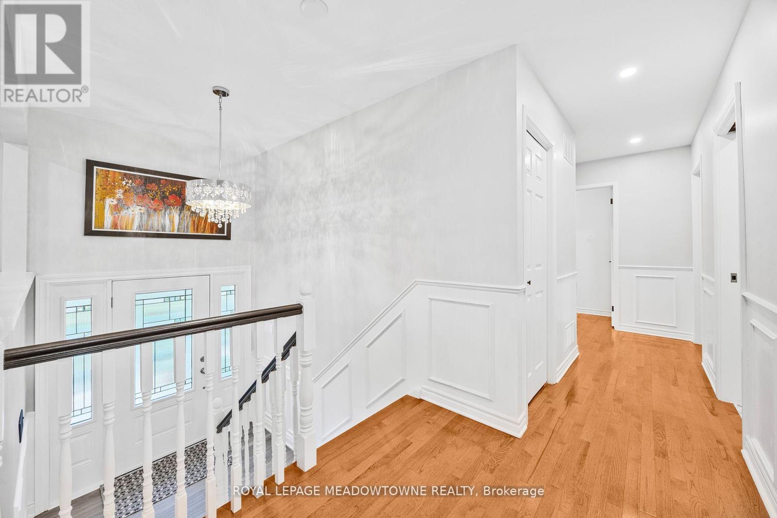 106 Campbell Avenue E, Milton, Ontario  L0P 1B0 - Photo 5 - W12579206