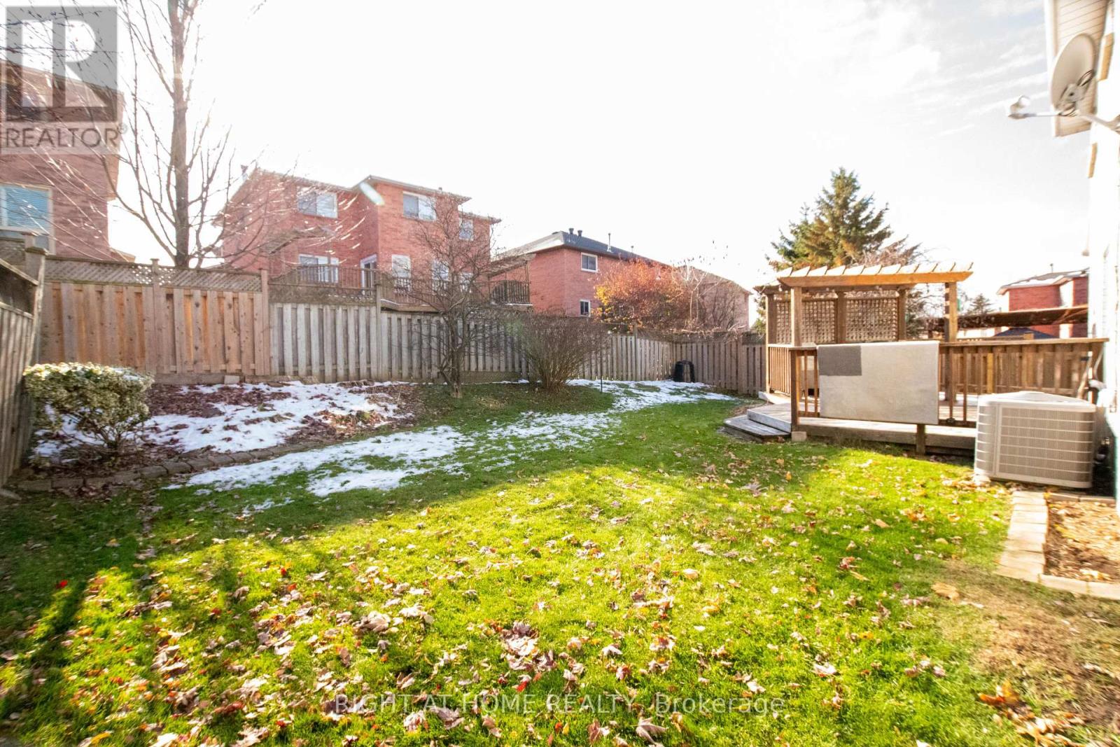 832 Leslie Valley Drive, Newmarket, Ontario  L3Y 7H3 - Photo 26 - N12569888