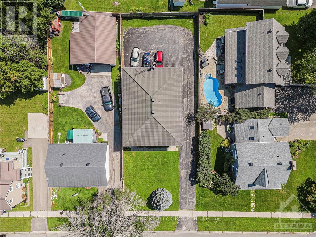 52 Halton Street, Perth, Ontario  K7H 2C6 - Photo 3 - X12579252