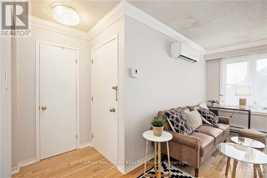 52 Halton Street, Perth, Ontario  K7H 2C6 - Photo 5 - X12579252