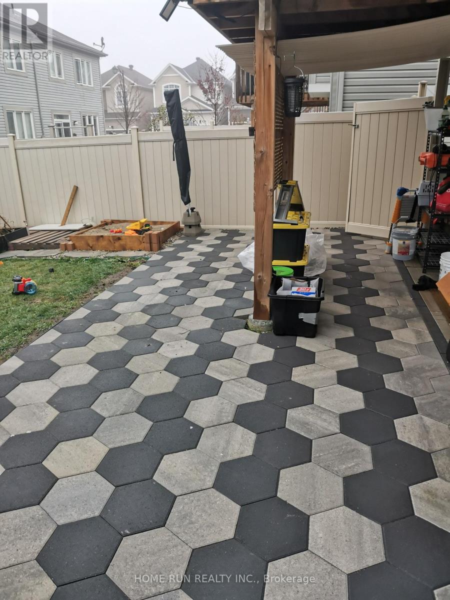 Unit B - 904 Shimmerton Circle, Ottawa, Ontario  K2M 0L4 - Photo 11 - X12579348