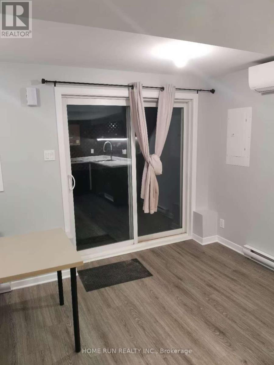 Unit B - 904 Shimmerton Circle, Ottawa, Ontario  K2M 0L4 - Photo 9 - X12579348