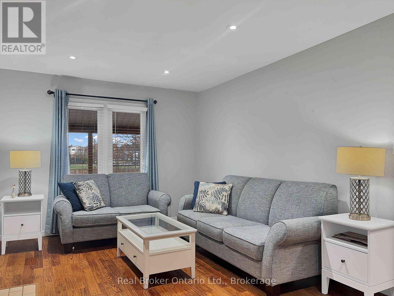 157 Twin Crescent, Hamilton, Ontario  L8W 3A7 - Photo 10 - X12579296