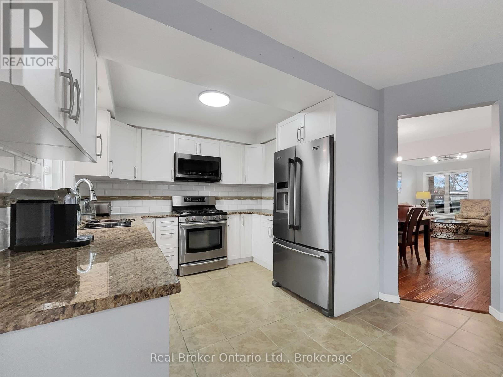 157 Twin Crescent, Hamilton, Ontario  L8W 3A7 - Photo 12 - X12579296