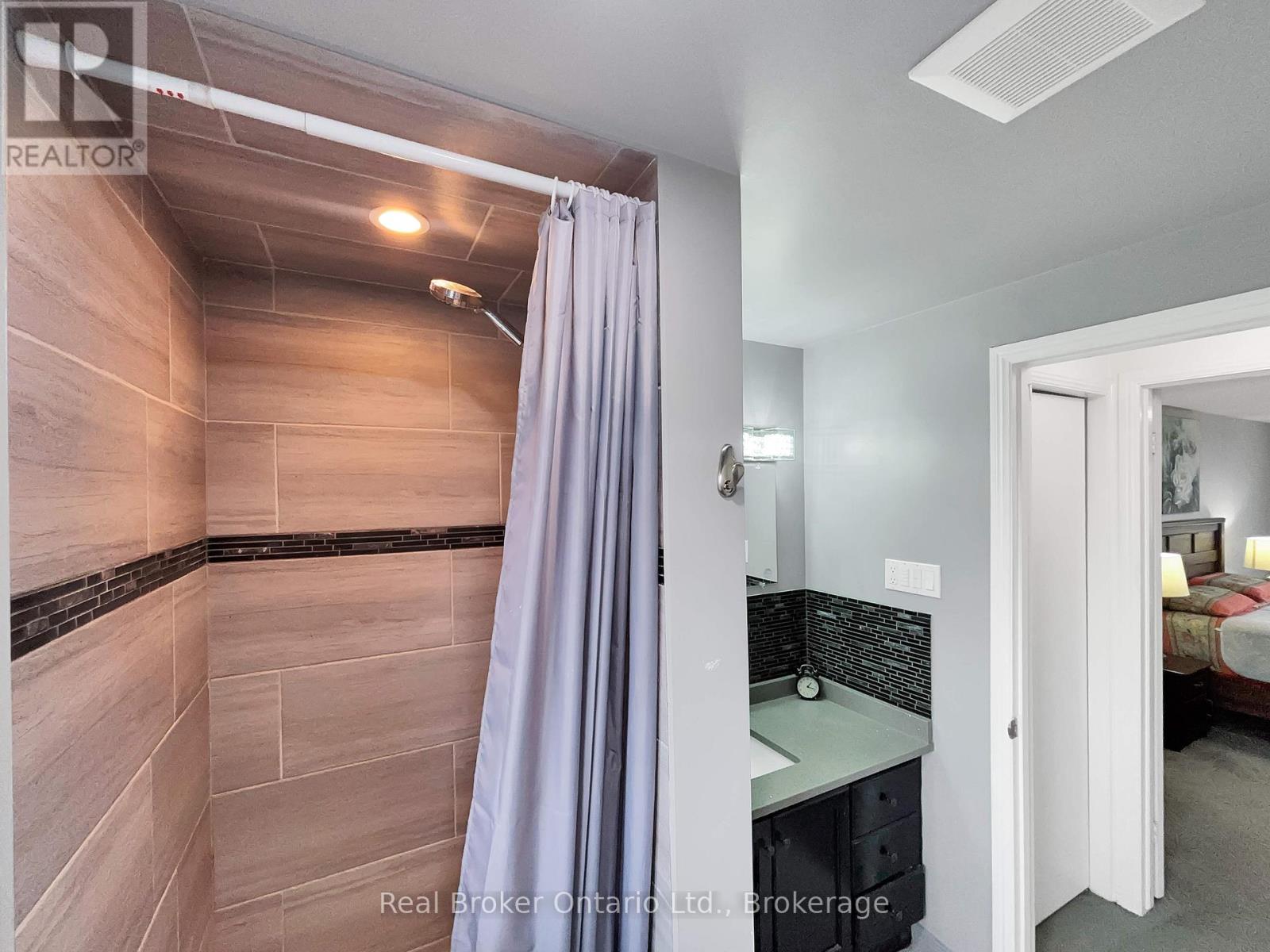 157 Twin Crescent, Hamilton, Ontario  L8W 3A7 - Photo 26 - X12579296