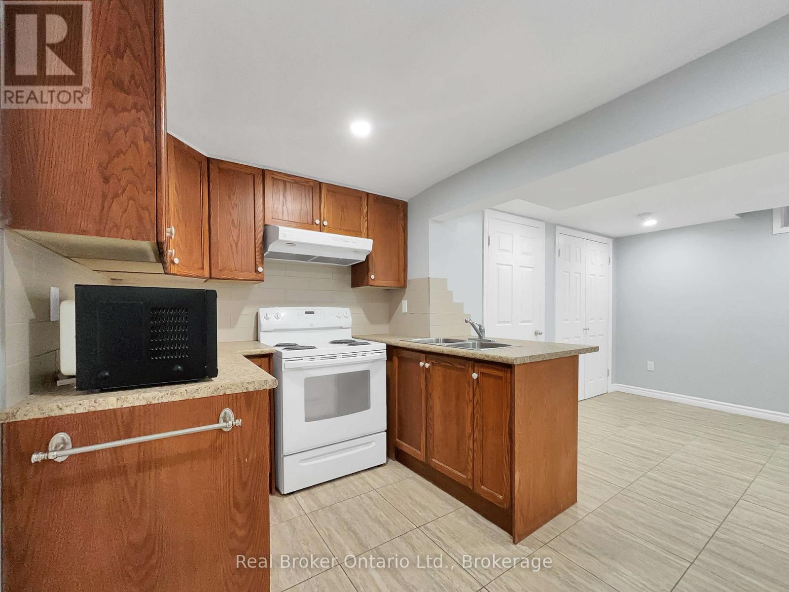 157 Twin Crescent, Hamilton, Ontario  L8W 3A7 - Photo 27 - X12579296