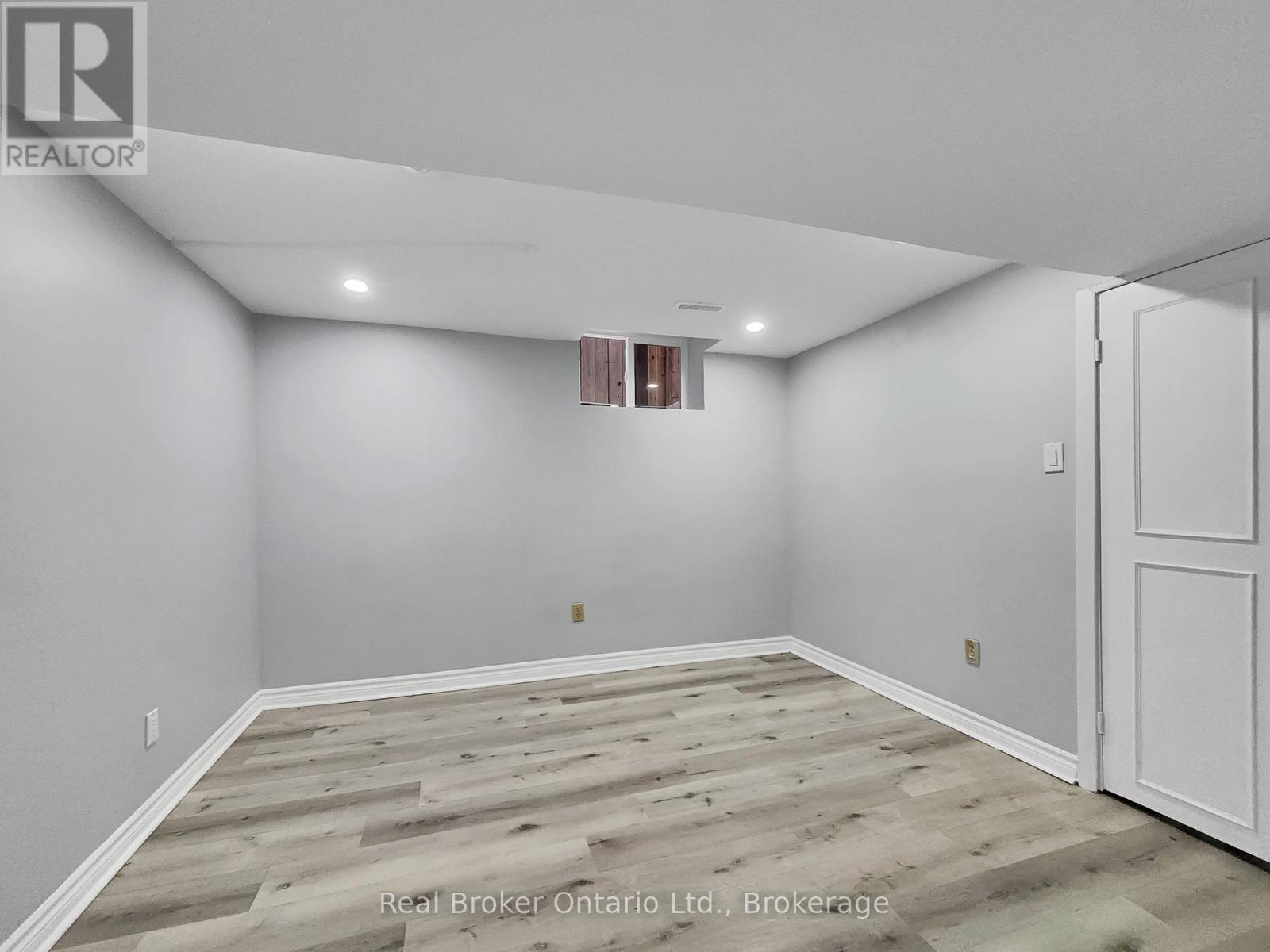 157 Twin Crescent, Hamilton, Ontario  L8W 3A7 - Photo 33 - X12579296