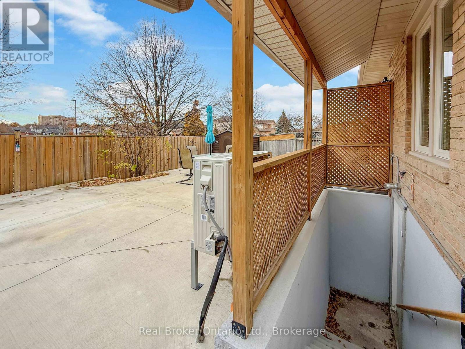 157 Twin Crescent, Hamilton, Ontario  L8W 3A7 - Photo 39 - X12579296