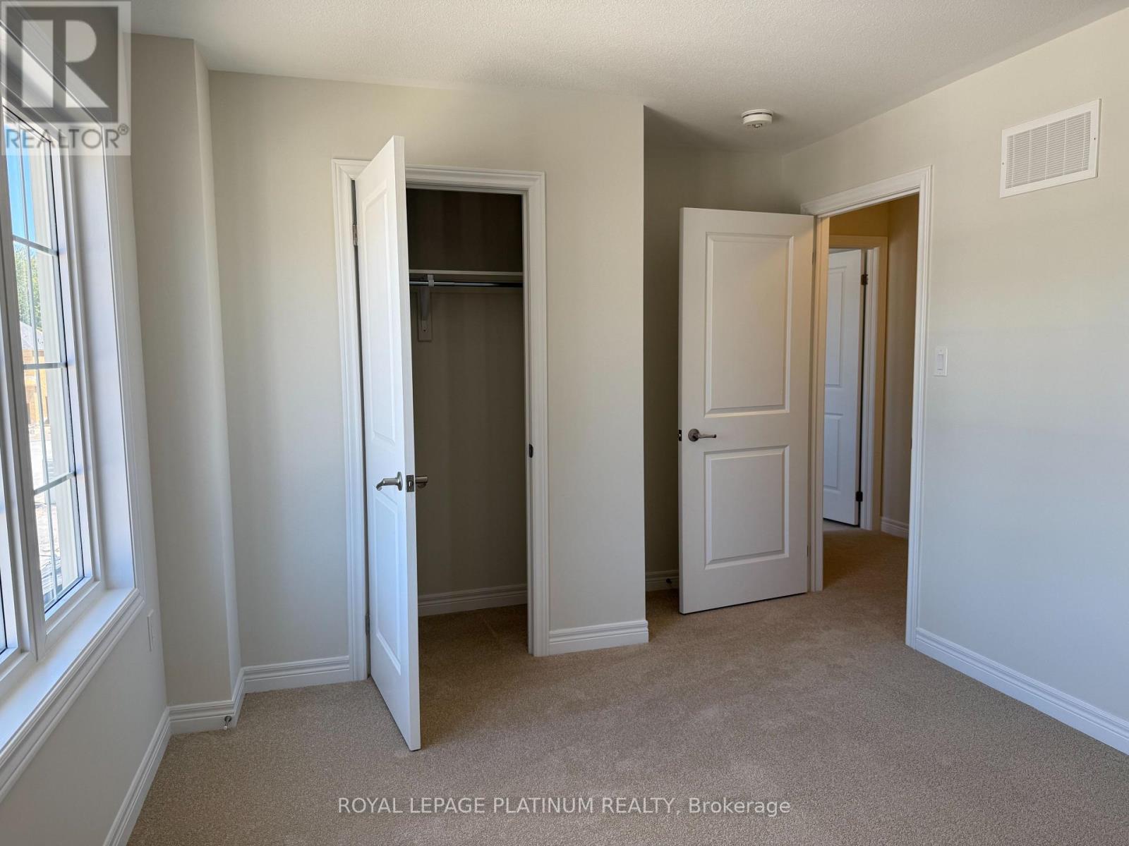 135 Mceachern Lane, Gravenhurst, Ontario  P1P 0H8 - Photo 5 - X12579152