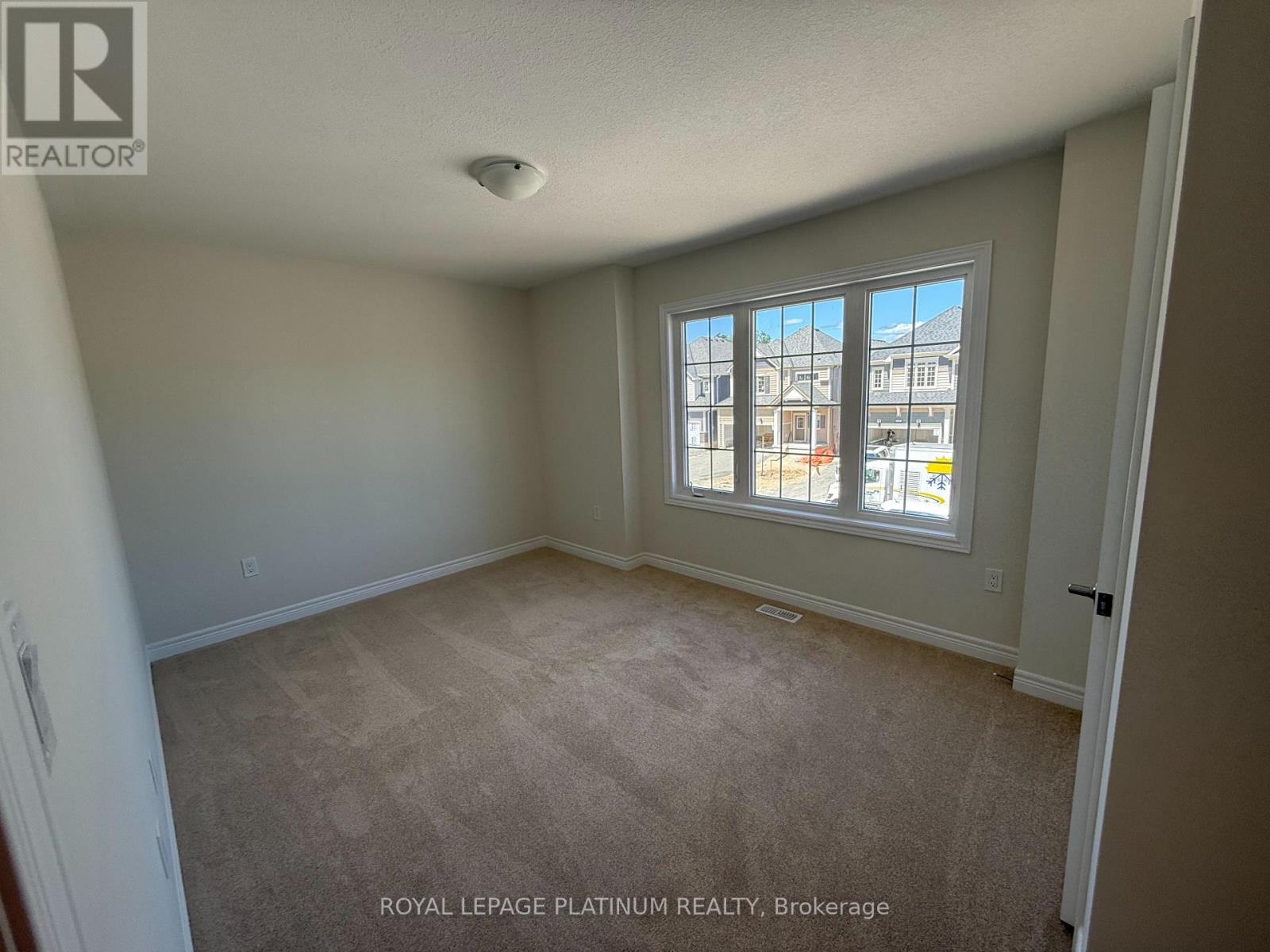 135 Mceachern Lane, Gravenhurst, Ontario  P1P 0H8 - Photo 6 - X12579152