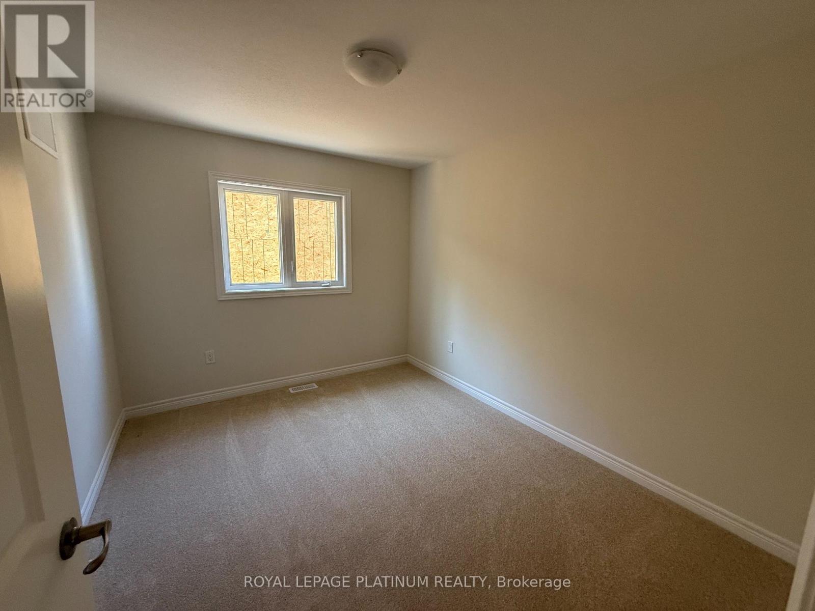 135 Mceachern Lane, Gravenhurst, Ontario  P1P 0H8 - Photo 9 - X12579152