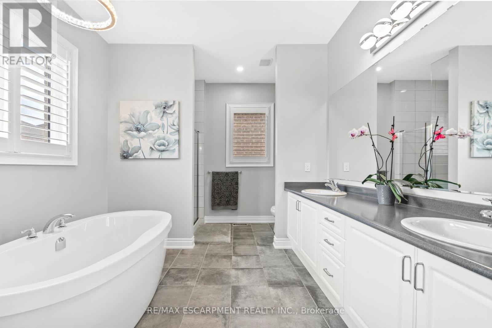 107 Avanti Crescent, Hamilton, Ontario  L8B 1W7 - Photo 30 - X12579158