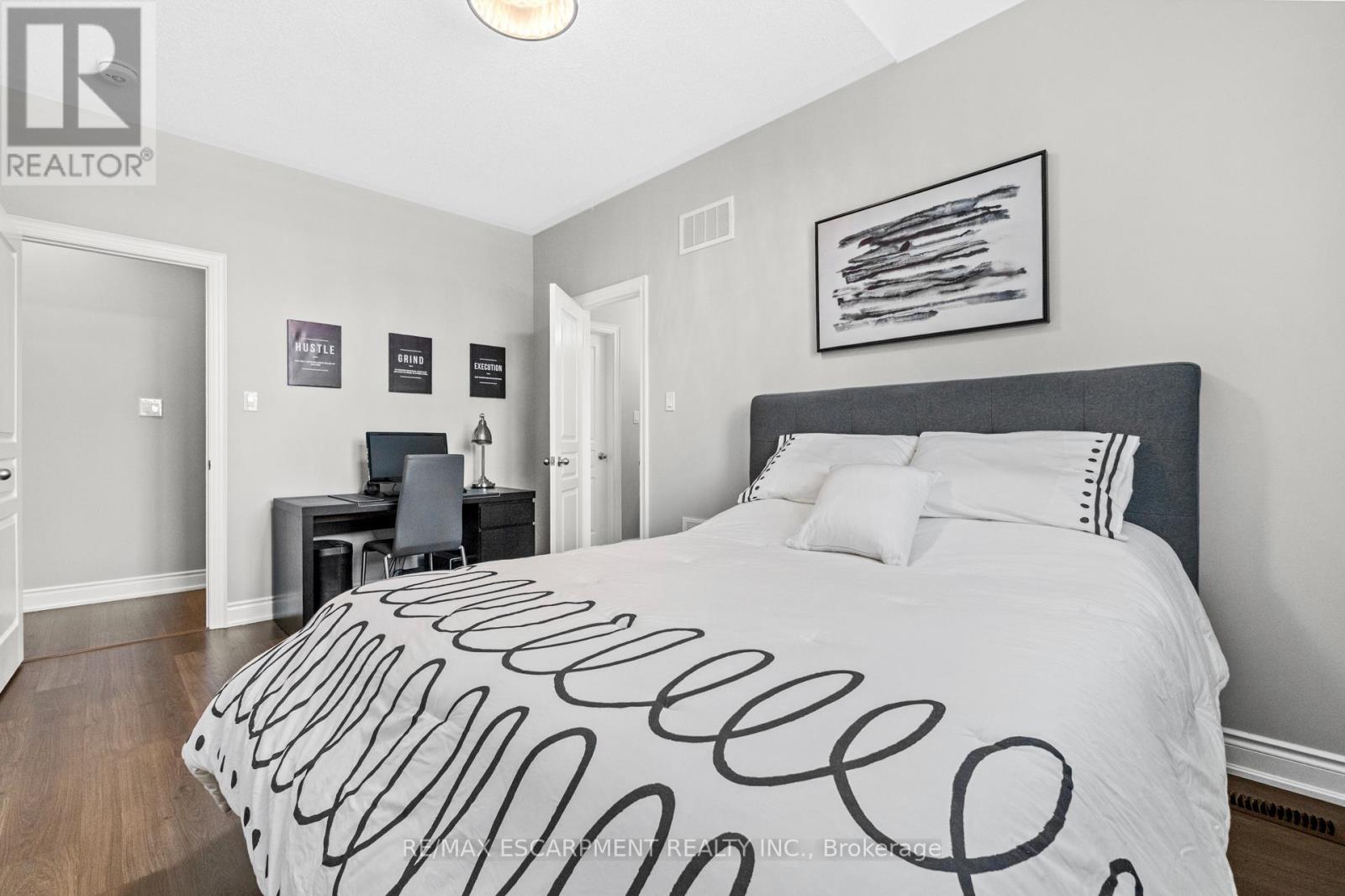 107 Avanti Crescent, Hamilton, Ontario  L8B 1W7 - Photo 36 - X12579158