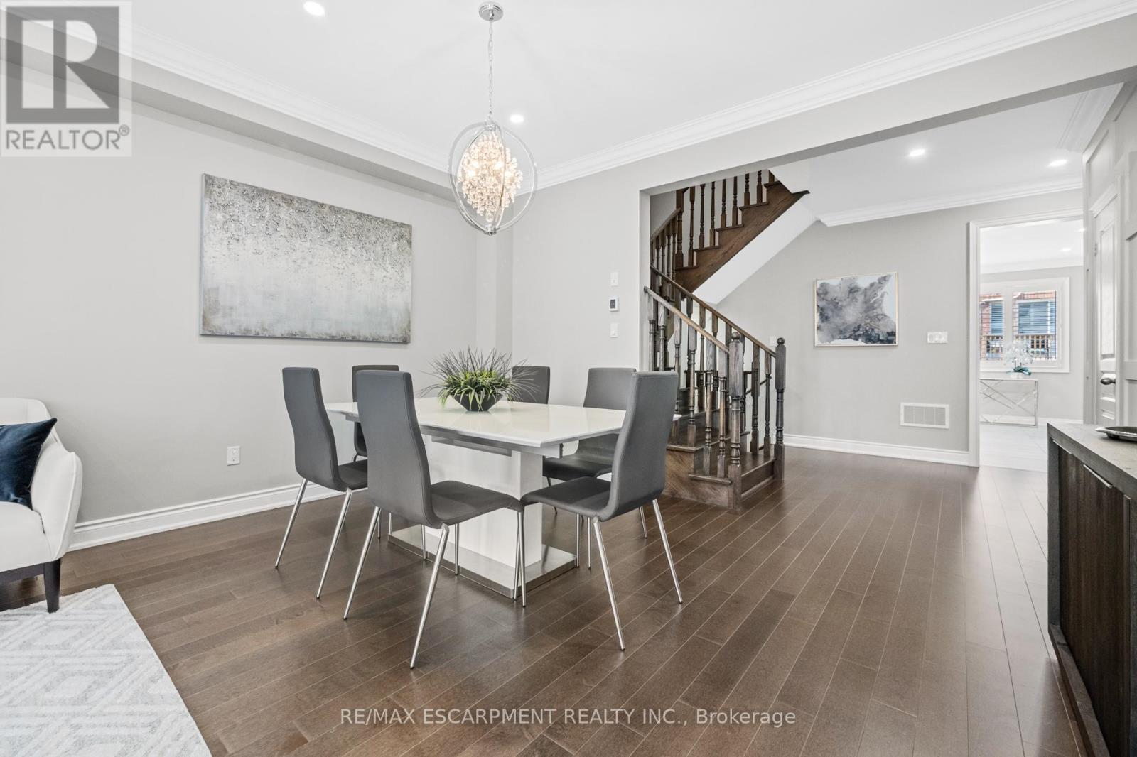 107 Avanti Crescent, Hamilton, Ontario  L8B 1W7 - Photo 8 - X12579158