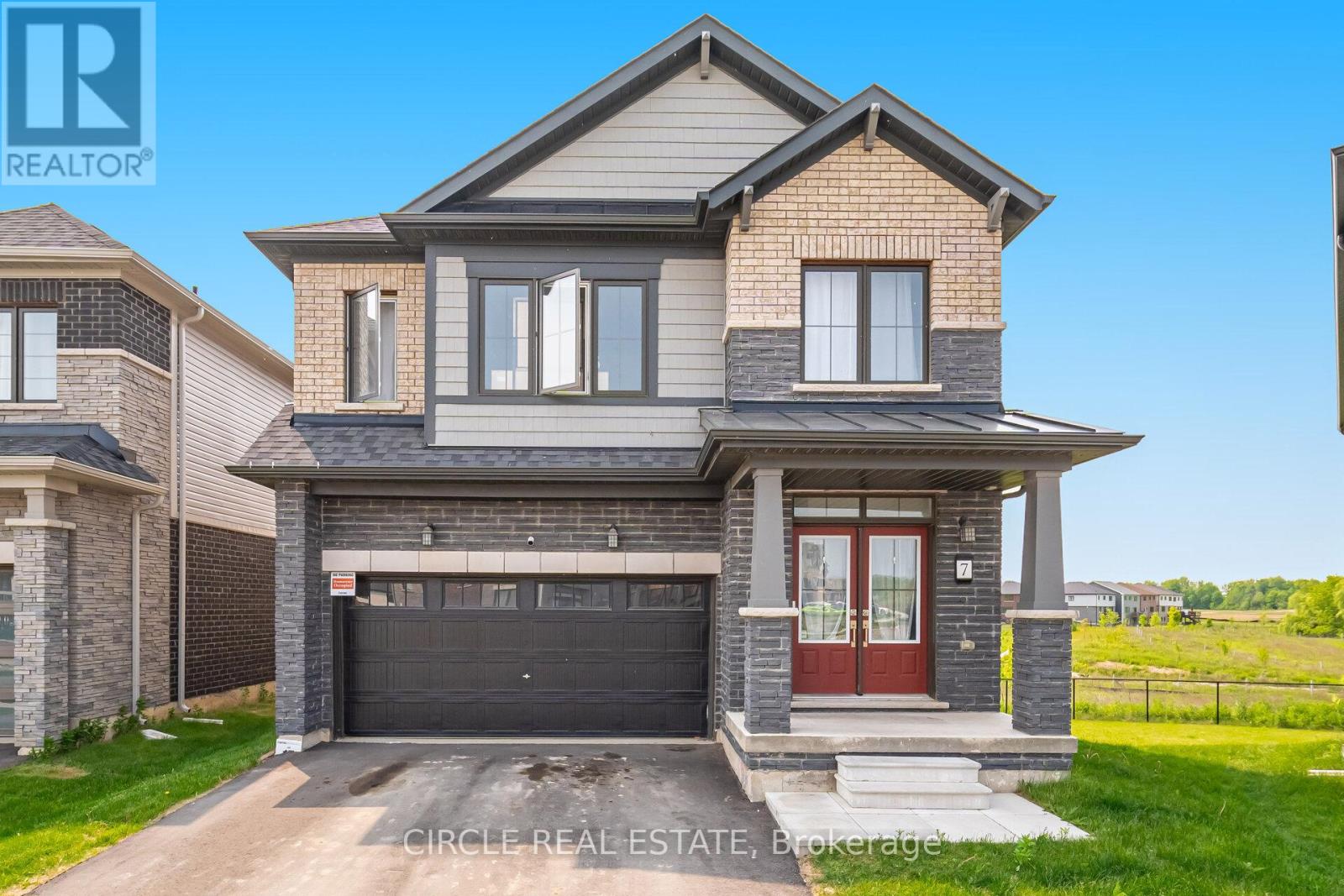 7 BEE CRESCENT, Brantford, Ontario