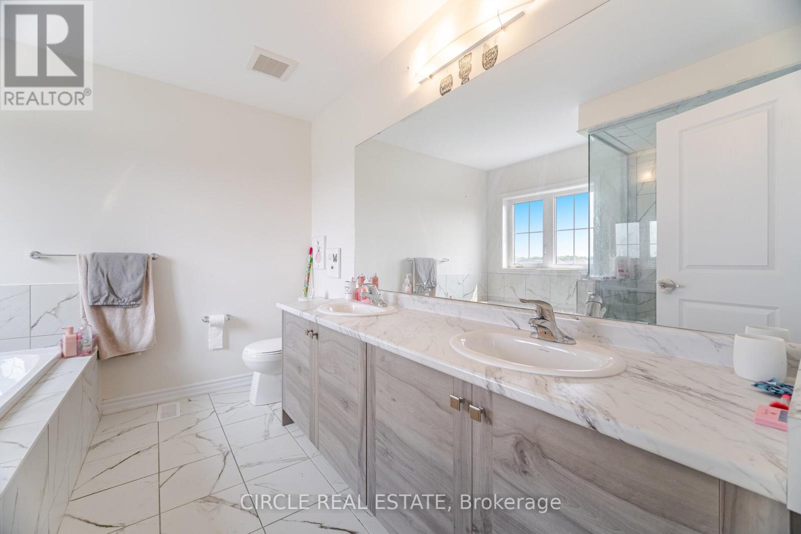 7 Bee Crescent, Brantford, Ontario  N3T 0V7 - Photo 32 - X12579224