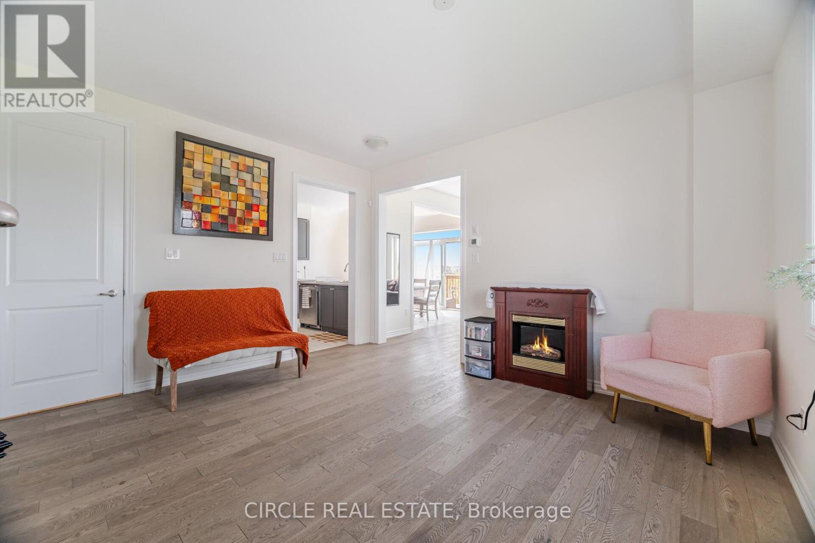 7 Bee Crescent, Brantford, Ontario  N3T 0V7 - Photo 9 - X12579224