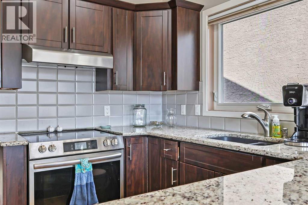 57 Shannon Circle Sw, Calgary, Alberta  T2Y 2K4 - Photo 13 - A2269714