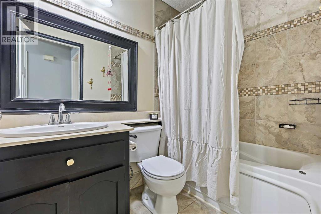 57 Shannon Circle Sw, Calgary, Alberta  T2Y 2K4 - Photo 23 - A2269714