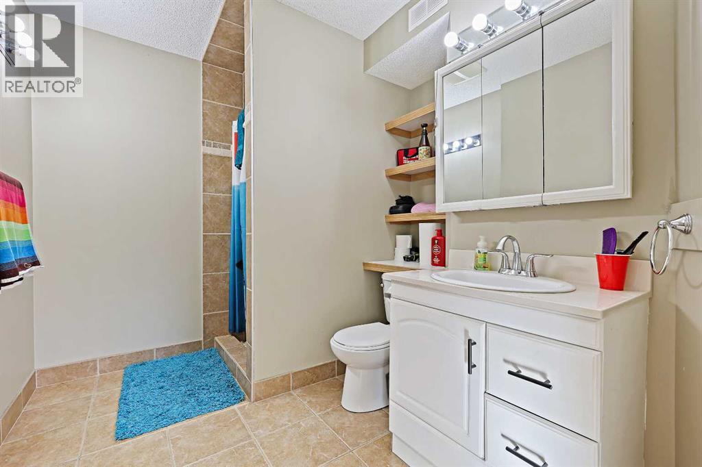 57 Shannon Circle Sw, Calgary, Alberta  T2Y 2K4 - Photo 33 - A2269714