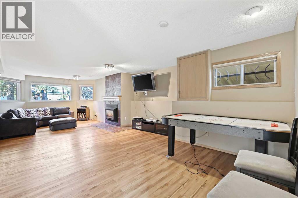 57 Shannon Circle Sw, Calgary, Alberta  T2Y 2K4 - Photo 29 - A2269714
