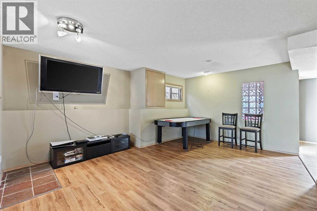 57 Shannon Circle Sw, Calgary, Alberta  T2Y 2K4 - Photo 28 - A2269714