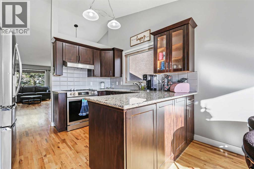 57 Shannon Circle Sw, Calgary, Alberta  T2Y 2K4 - Photo 10 - A2269714