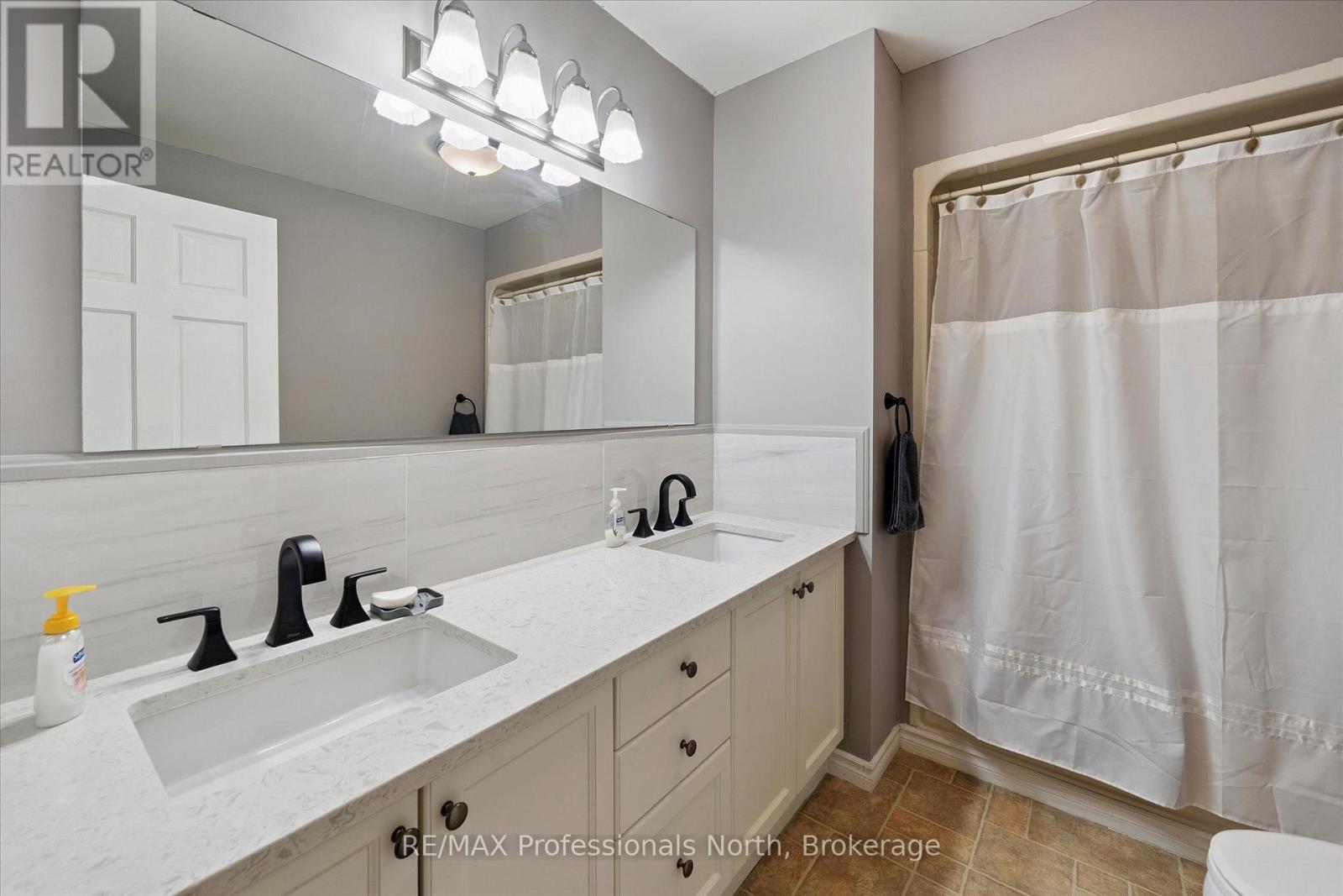 91 Hubbel Crescent, Huntsville, Ontario  P1H 1S6 - Photo 24 - X12579362