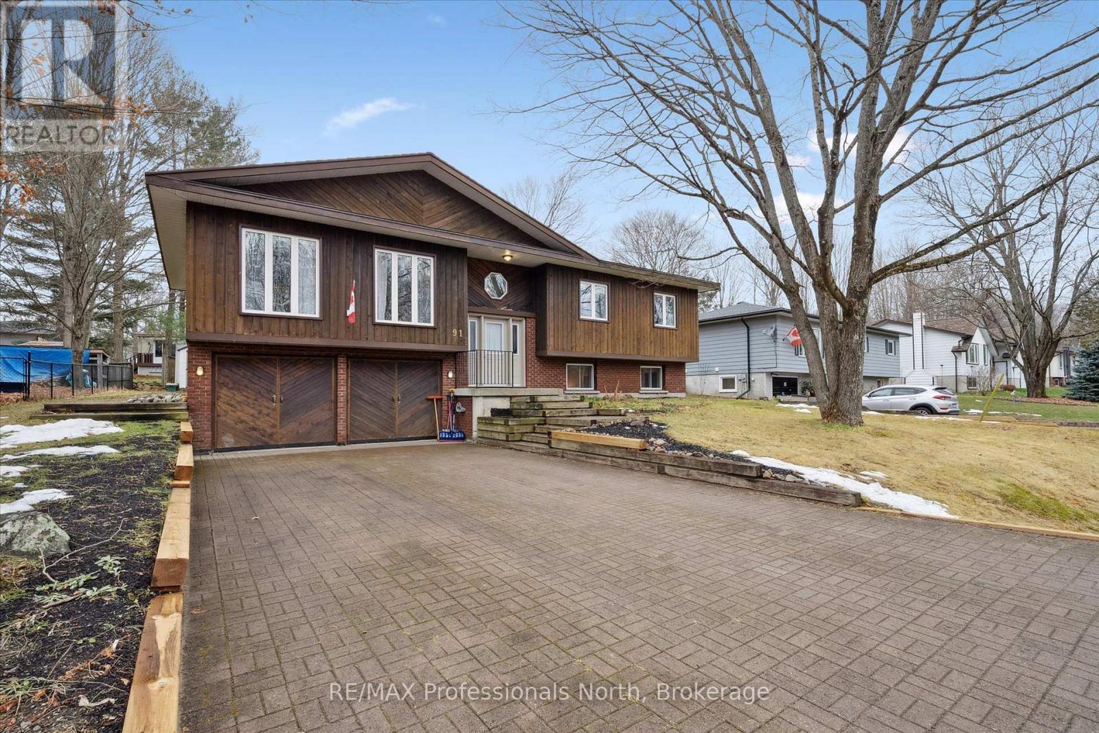 91 Hubbel Crescent, Huntsville, Ontario  P1H 1S6 - Photo 4 - X12579362