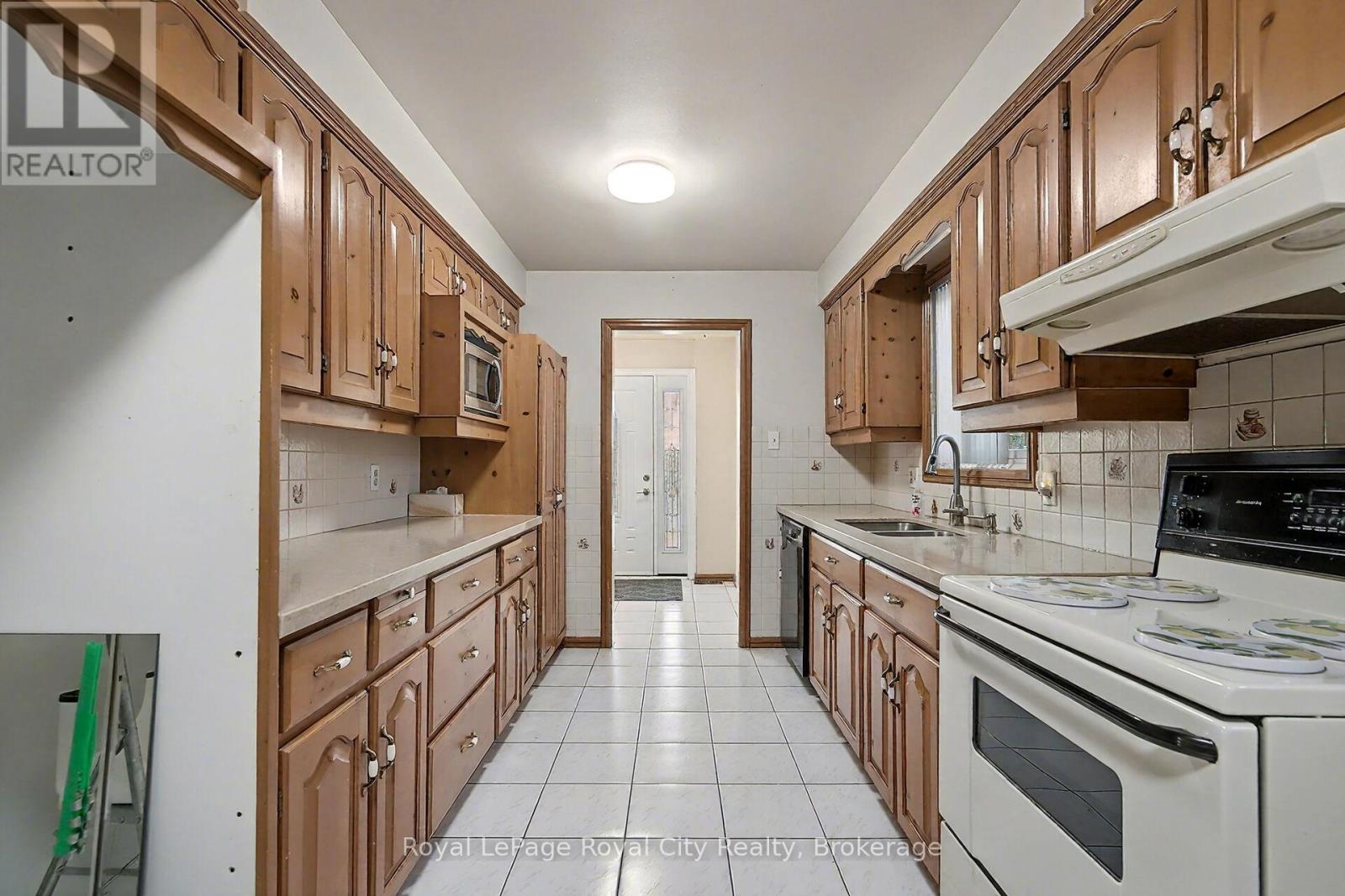 77 Kortright Road W, Guelph, Ontario  N1G 3B3 - Photo 11 - X12579420