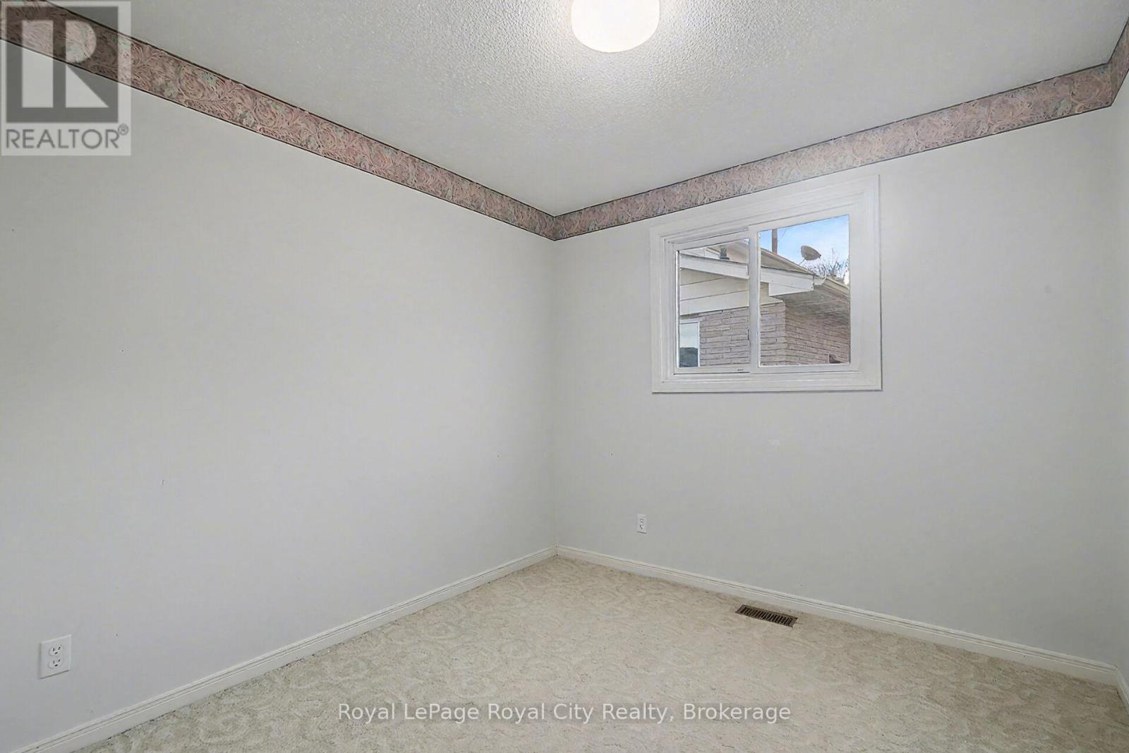 77 Kortright Road W, Guelph, Ontario  N1G 3B3 - Photo 15 - X12579420